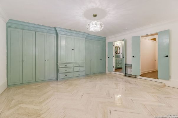 Chandelier, Empty room, Interior, Wood Texture Flooring