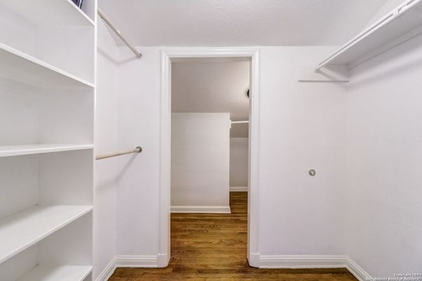 Interior, Walk-in Closets, Wood Texture Flooring