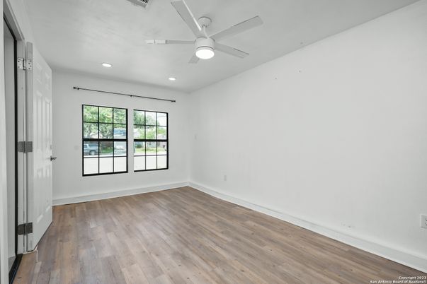 Empty room, Interior, Recessed Lighting, Wood Texture Flooring