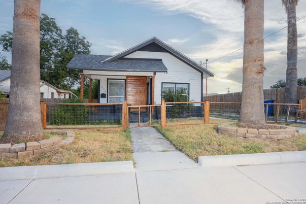 Exterior, Facade, American Craftsman