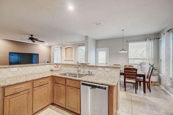 Dining room, Interior, Kitchen, Pendant Lights, Recessed Lighting