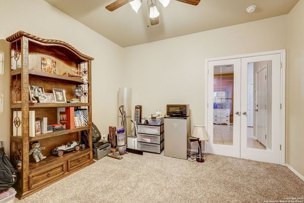 Home Office, Interior