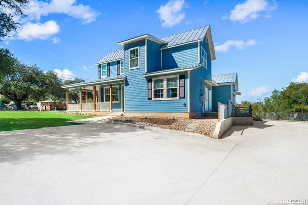 Backyard, Exterior, Facade, Queen Anne Victorian