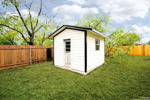 Backyard, Exterior