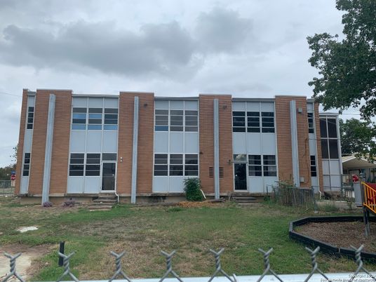Backyard, Exterior, Facade, Condo Building