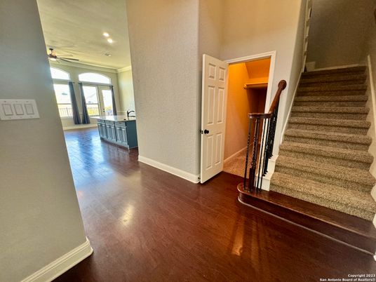 Interior, Recessed Lighting, Wood Texture Flooring