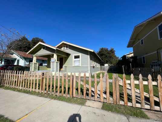 Exterior, Facade, American Craftsman