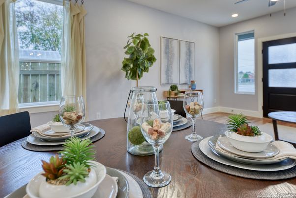 Dining room, Interior, Recessed Lighting