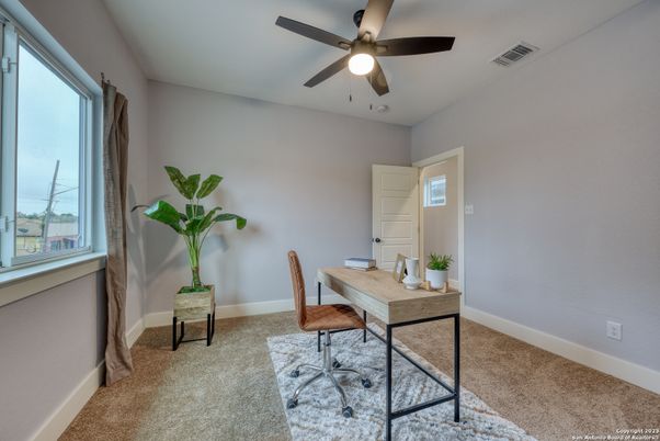 Home Office, Interior