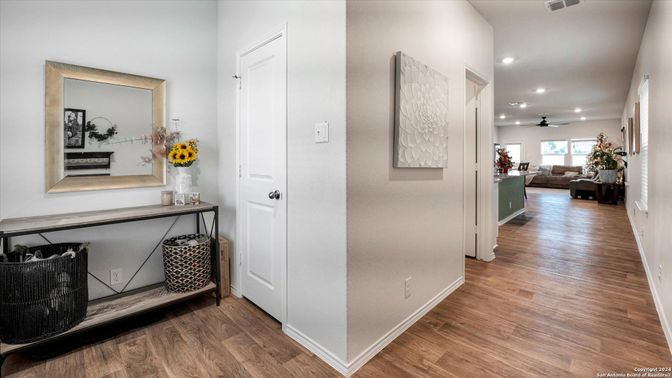 Interior, Recessed Lighting, Wood Texture Flooring