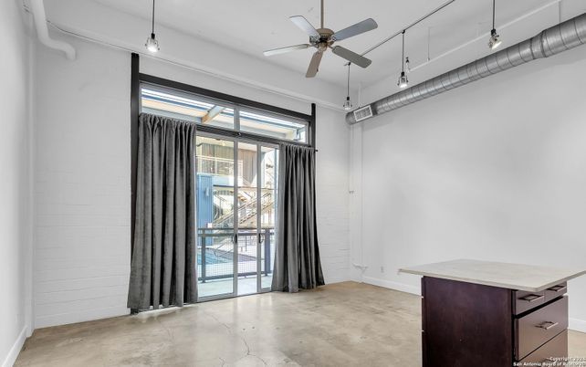 Empty room, Interior, Pendant Lights