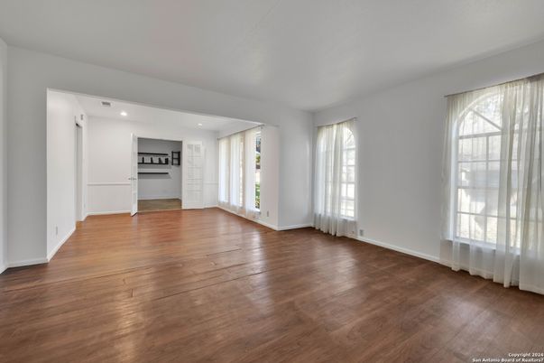 Empty room, Interior, Recessed Lighting, Wood Texture Flooring