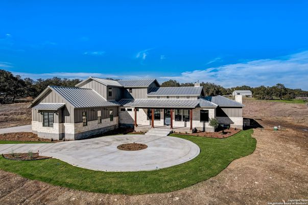 Backyard, Exterior, Facade, Farmhouse