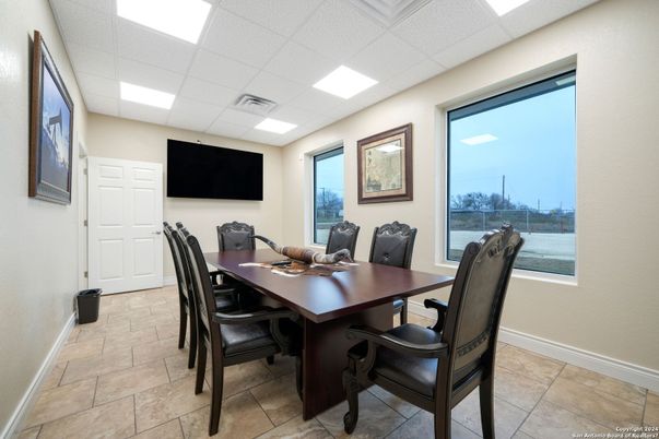 Dining room, Interior, Recessed Lighting