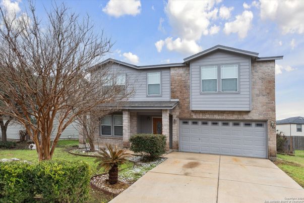 Attached, Exterior, Facade, Split Level