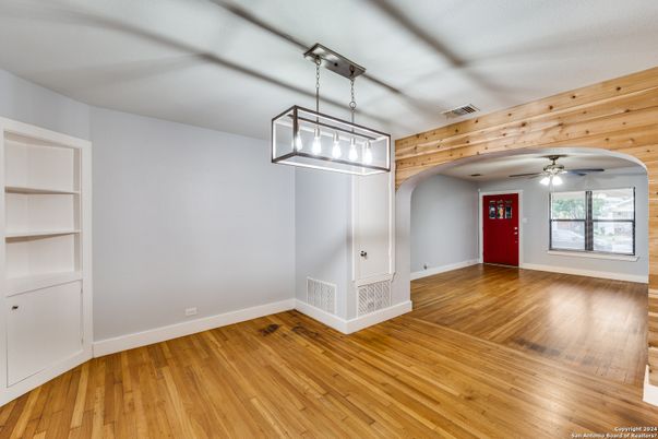 Empty room, Interior, Pendant Lights, Wood Texture Flooring