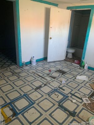 Bathroom, Empty room, Interior