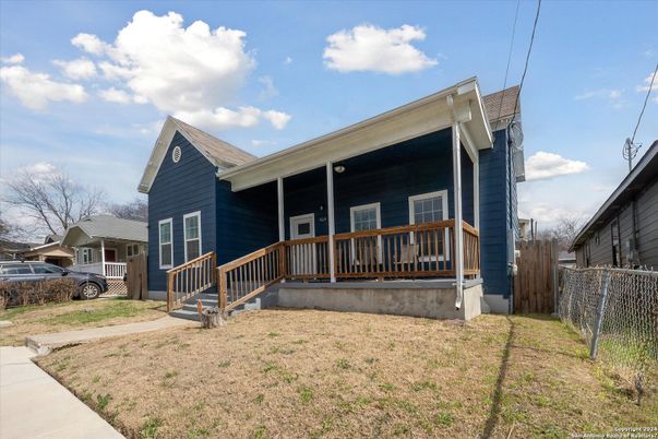 Exterior, Facade, None