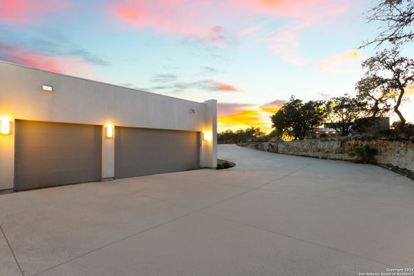 Detached Garage, Exterior