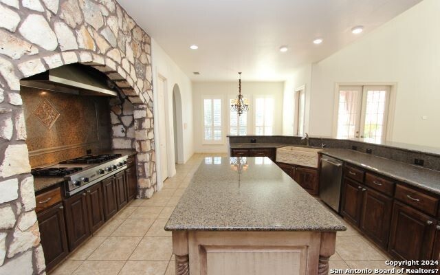 Chandelier, Interior, Kitchen, Recessed Lighting, Stone Walls