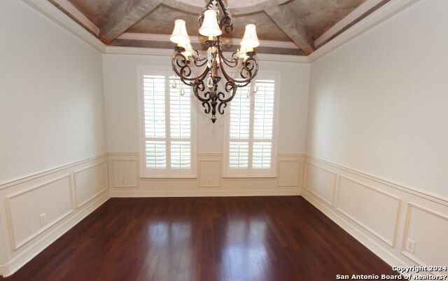 Chandelier, Empty room, Interior, Wood Texture Flooring