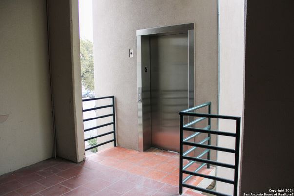Elevator, Interior