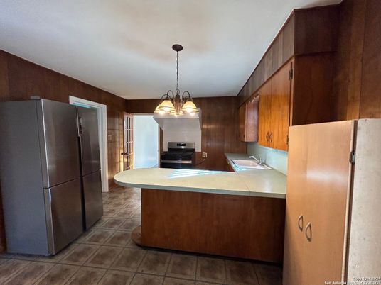 Chandelier, Interior, Kitchen