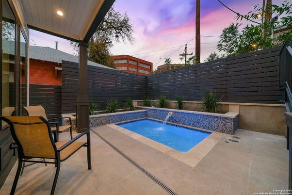Exterior, Pool