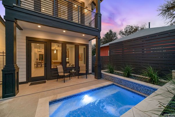 Exterior, Pool