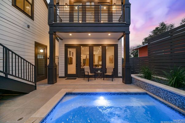 Exterior, Pool