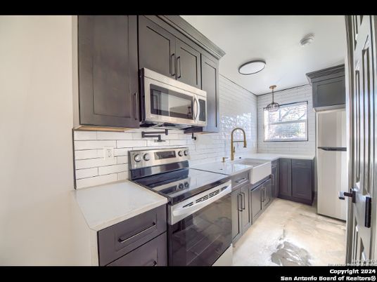 Interior, Kitchen, Pendant Lights, Stainless Steel Appliances