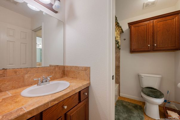 Bathroom, Interior, Tile Countertops