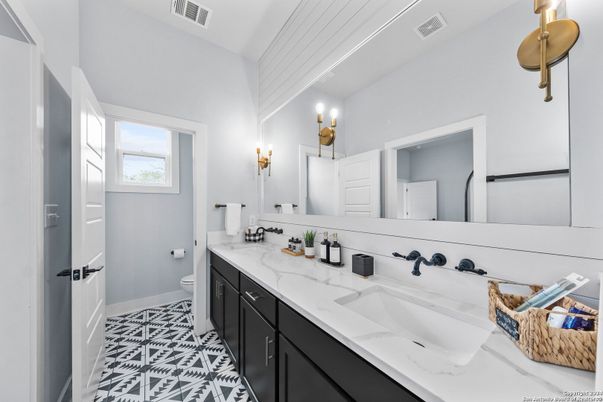 Bathroom, Dual Sink Vanities, Interior
