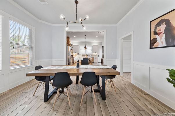 Dining room, Interior, Kitchen, Pendant Lights, Recessed Lighting, Wood Texture Flooring