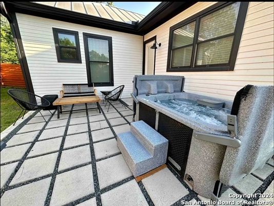 Exterior, Hot Tub