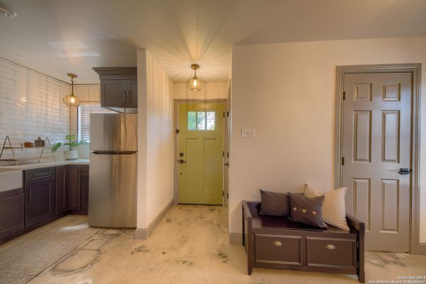 Interior, Kitchen, Pendant Lights, Stainless Steel Appliances