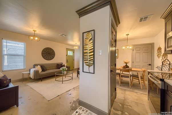 Chandelier, Dining room, Interior, Living room, Pendant Lights