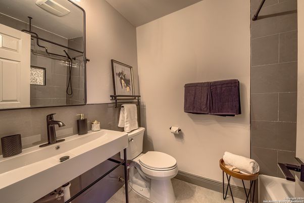 Bathroom, Interior