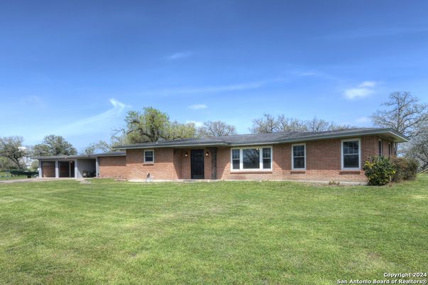 Exterior, Facade, Brick Facade, Ranch