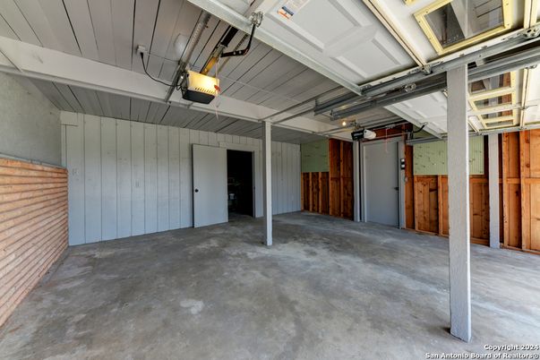 Garage, Interior