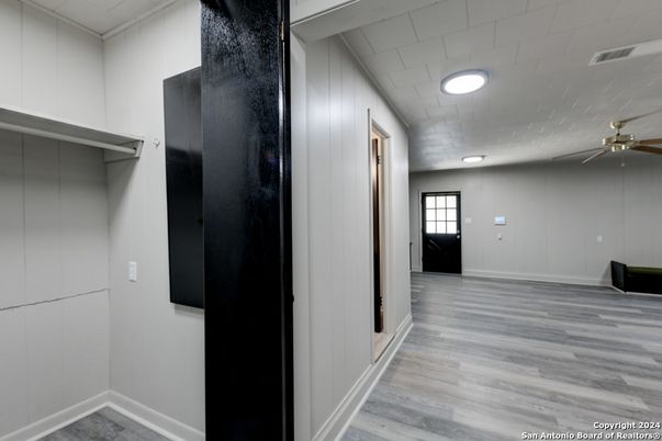 Interior, Recessed Lighting, Wood Texture Flooring
