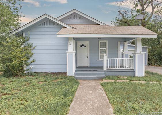 Exterior, Facade, American Craftsman