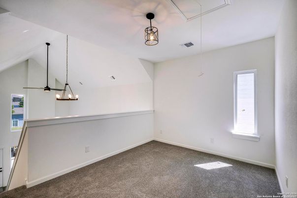 Empty room, Interior, Pendant Lights