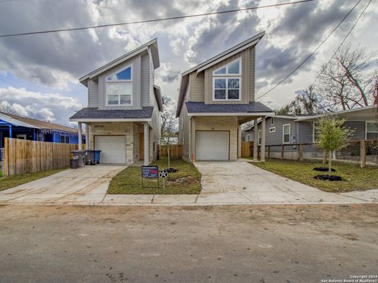 Attached, Exterior, Facade, Rowhouse