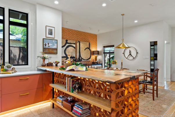 Dining room, Interior, Kitchen, Pendant Lights, Recessed Lighting, Wood Texture Flooring