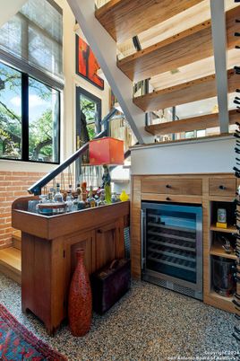 Game Room, Interior