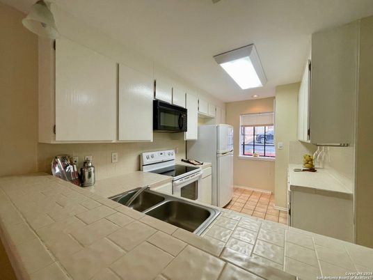 Interior, Kitchen, Tile Countertops