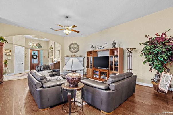 Interior, Living room, Pendant Lights, Wood Texture Flooring
