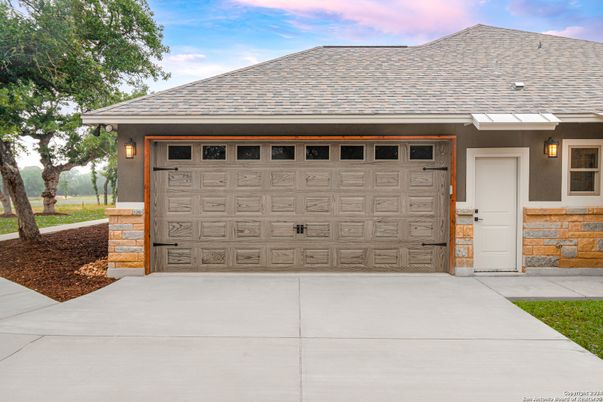 Detached Garage, Exterior