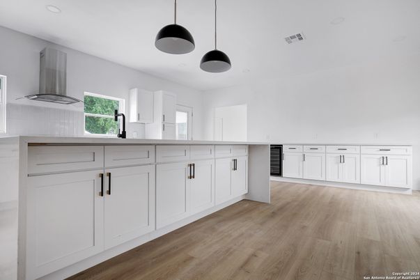Interior, Pendant Lights, Recessed Lighting, Wood Texture Flooring
